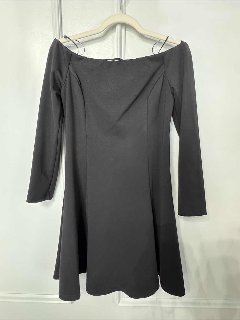 Romeo & Juliet Couture Black Long Sleeve Off-Shoulder Dress